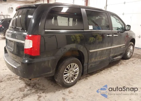 2016 Chrysler Town & Country Touring-L Anniversary Edition z USA, uszkodzony, nr VIN 2C4RC1CG7GR159675